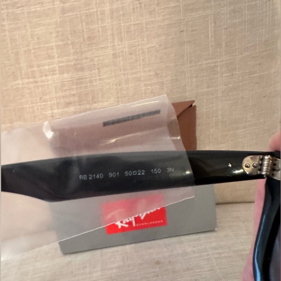 New in Box Ray Ban Wayfarers Wayfarer Sunglasses black - Picture 4 of 6